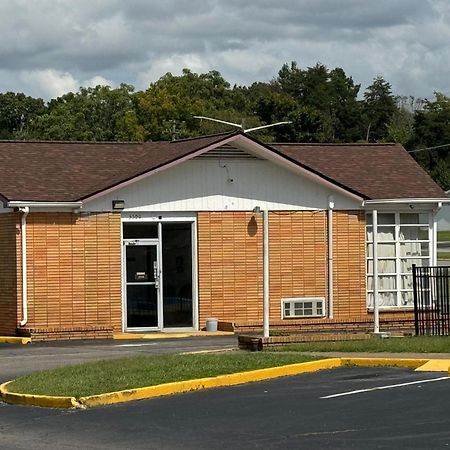 Travel Inn By Oyo Danville Us-29 Exterior photo